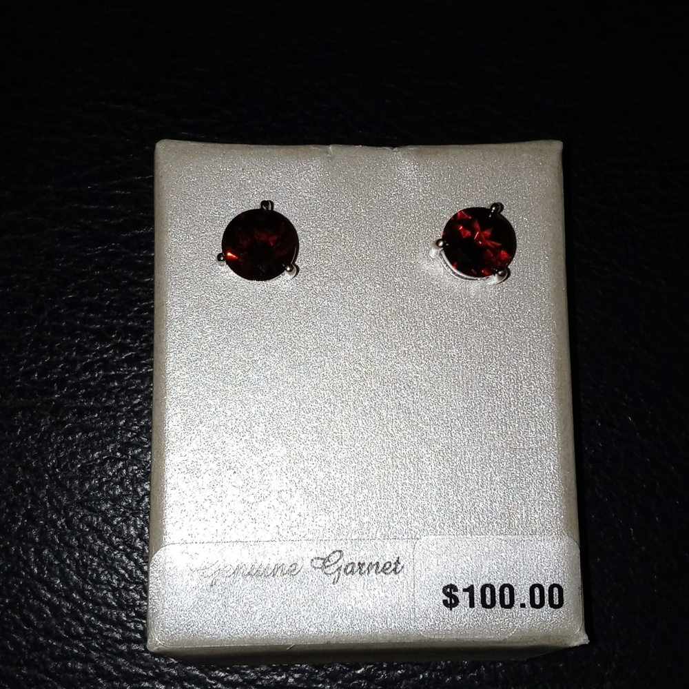 STUD EARRINGS - Picture 4 of 5